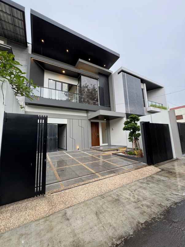 dijual rumah jalan kaliurang km 11