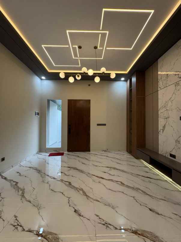 dijual rumah jalan kaliurang km 11