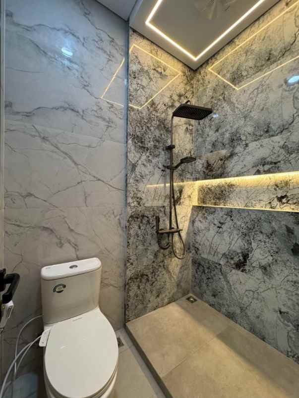 dijual rumah jalan kaliurang km 11