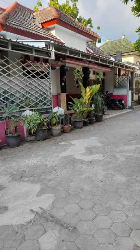 dijual rumah jalan kaliurang km 6 5