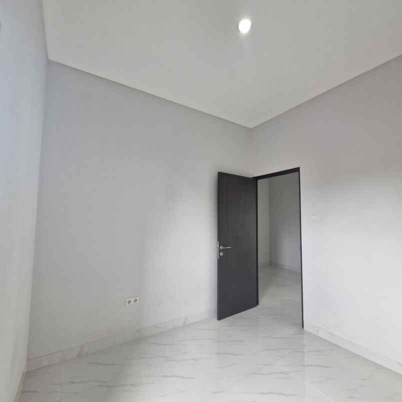 dijual rumah jalan mualim aminudin