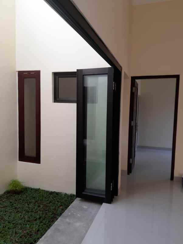 dijual rumah jalan palagan dekat pasar