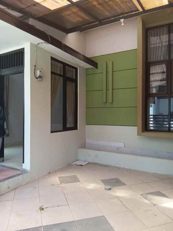 dijual rumah jalan permana atas