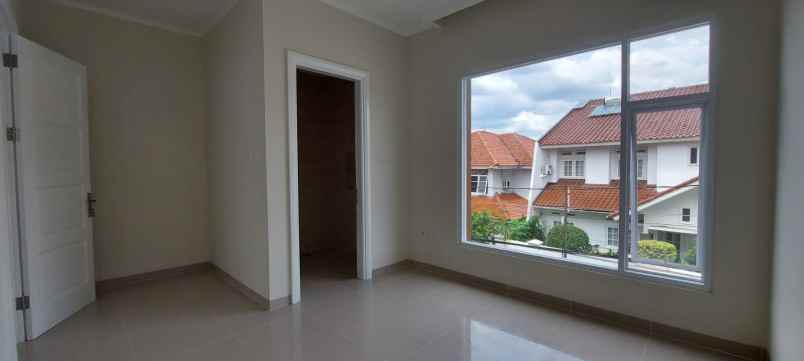 dijual rumah jalan raya cinere komplek