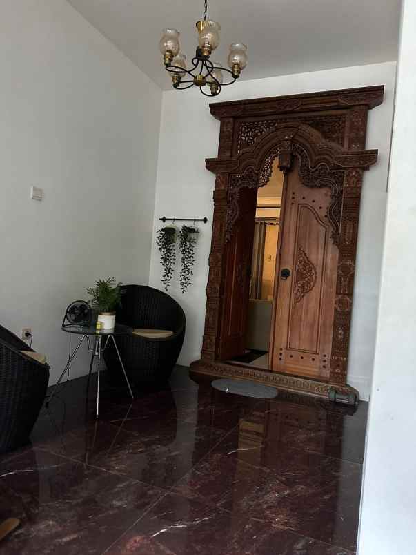 dijual rumah jalan raya hankam no 31