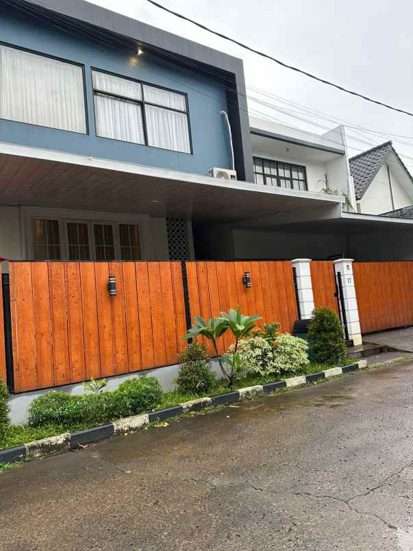 dijual rumah jalan raya hankam no 31