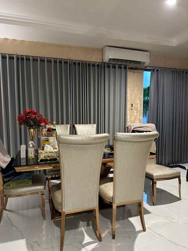 dijual rumah jalan raya hankam no 31