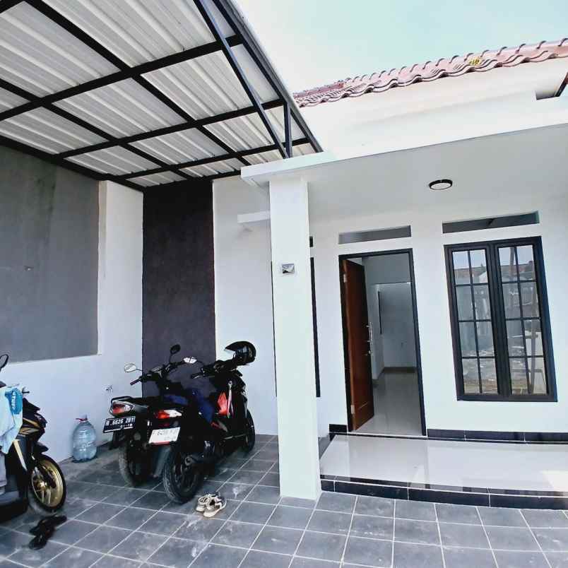 dijual rumah jalan raya kupu pasir