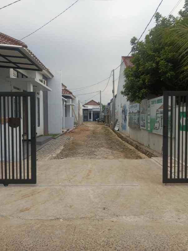 dijual rumah jalan raya kupu pasir