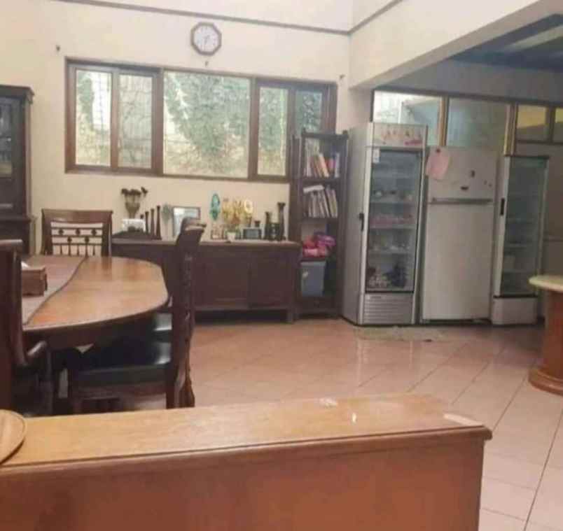 dijual rumah jalan raya mampang prapatan