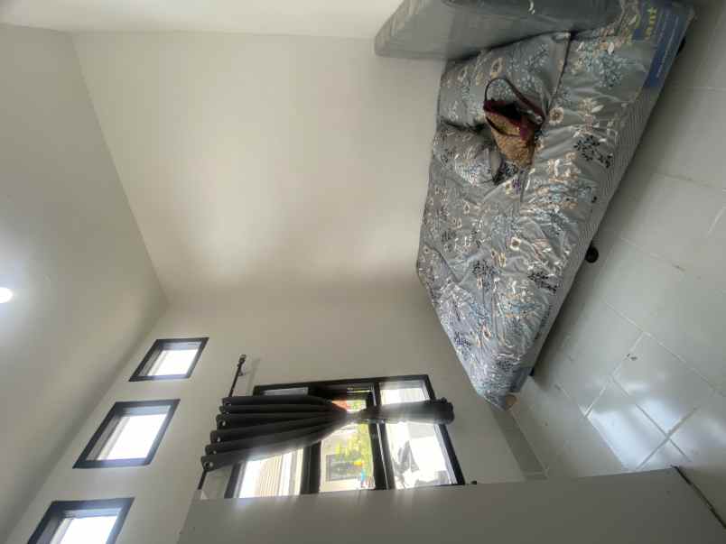 dijual rumah jalan raya megu cisoka