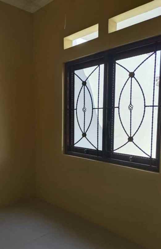 dijual rumah jalan raya pamulang 2