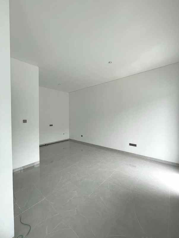 dijual rumah jalan raya parigi bintaro