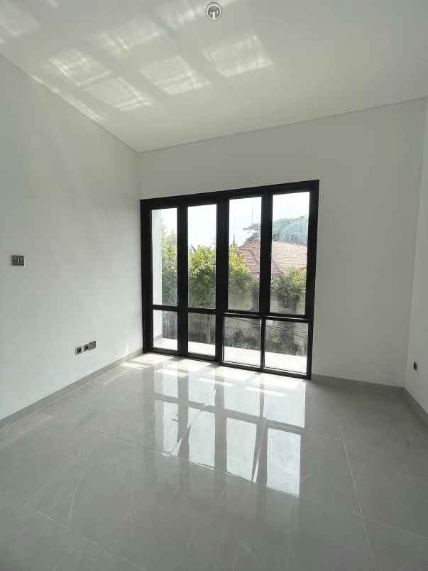 dijual rumah jalan raya parigi bintaro