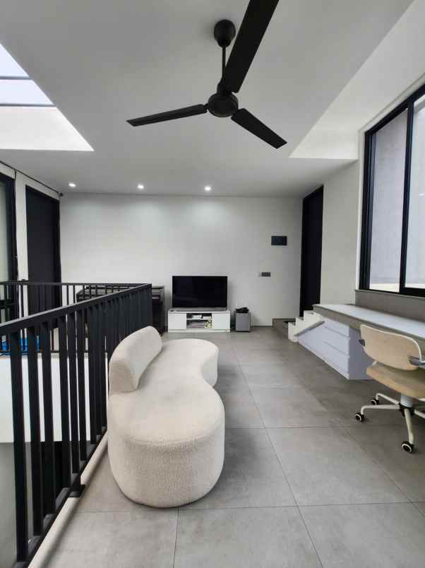 dijual rumah jalan raya pondok labu