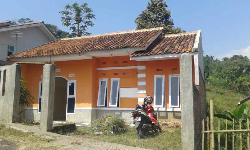 dijual rumah jalan tpa cangkring