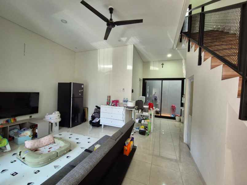 dijual rumah janur kuning residence