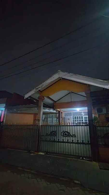 dijual rumah japos pondok aren