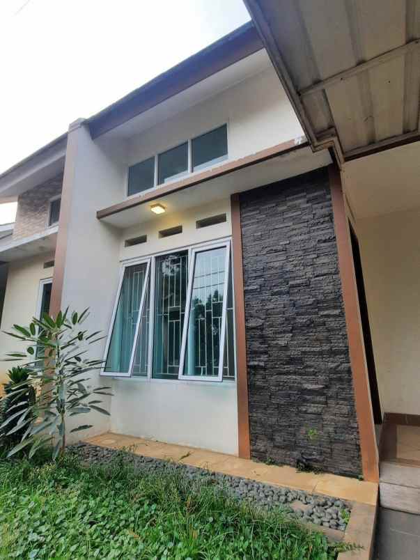 dijual rumah jatisari