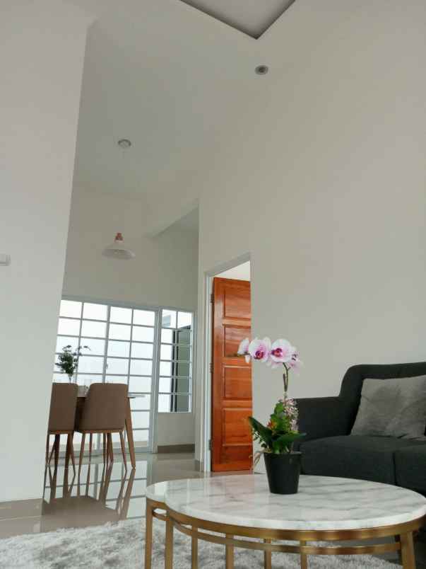 dijual rumah jl alternatif bukit indah
