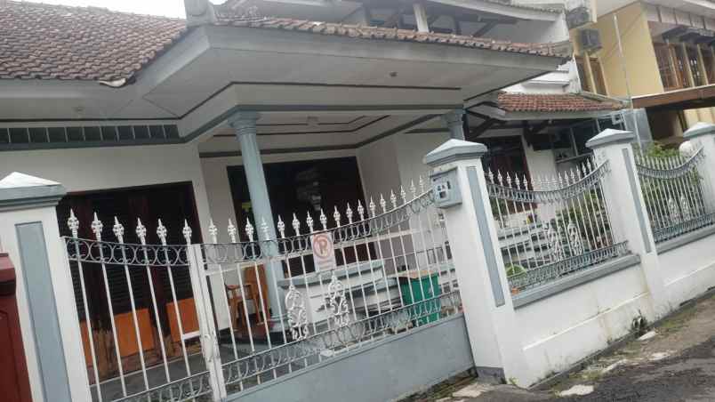 dijual rumah jl batu indah buahbatu