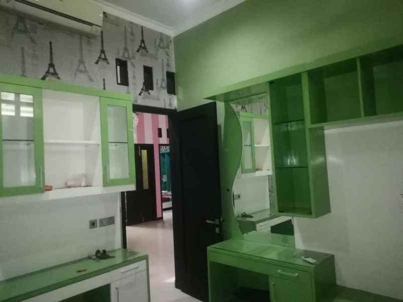 dijual rumah jl baturraden