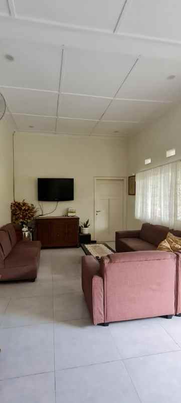 dijual rumah jl bawean malang