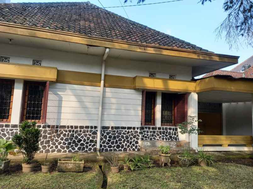 dijual rumah jl bengawan cihapit