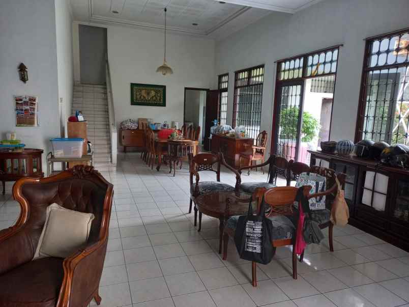 dijual rumah jl bengawan cihapit