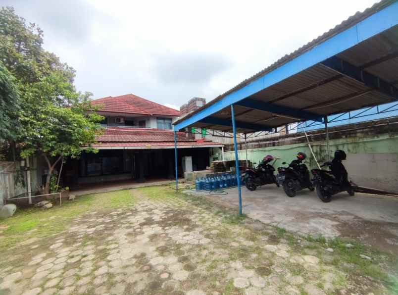 dijual rumah jl buwek raya