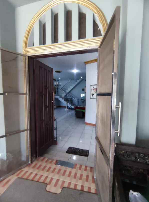 dijual rumah jl buwek raya