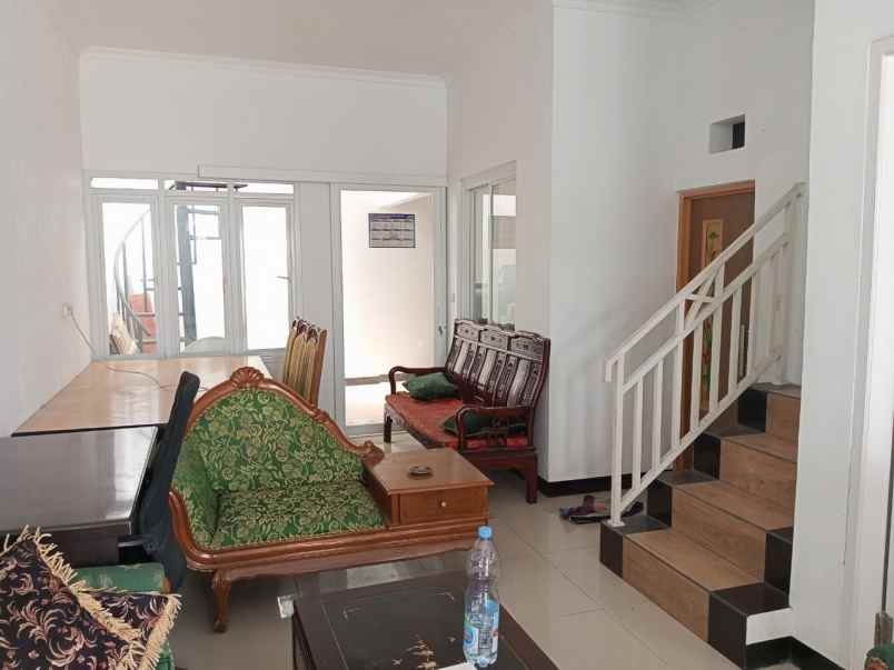 dijual rumah jl cibodas kuningan