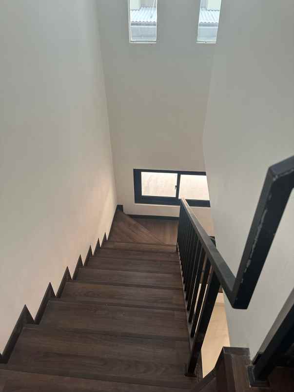 dijual rumah jl cilangkap cipayung