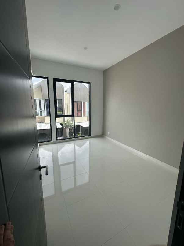 dijual rumah jl cilangkap cipayung