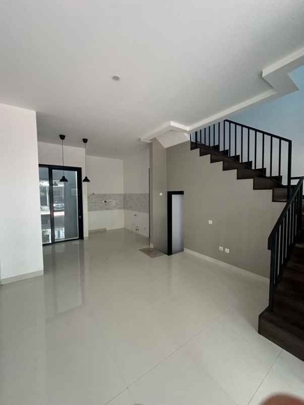 dijual rumah jl cilangkap cipayung