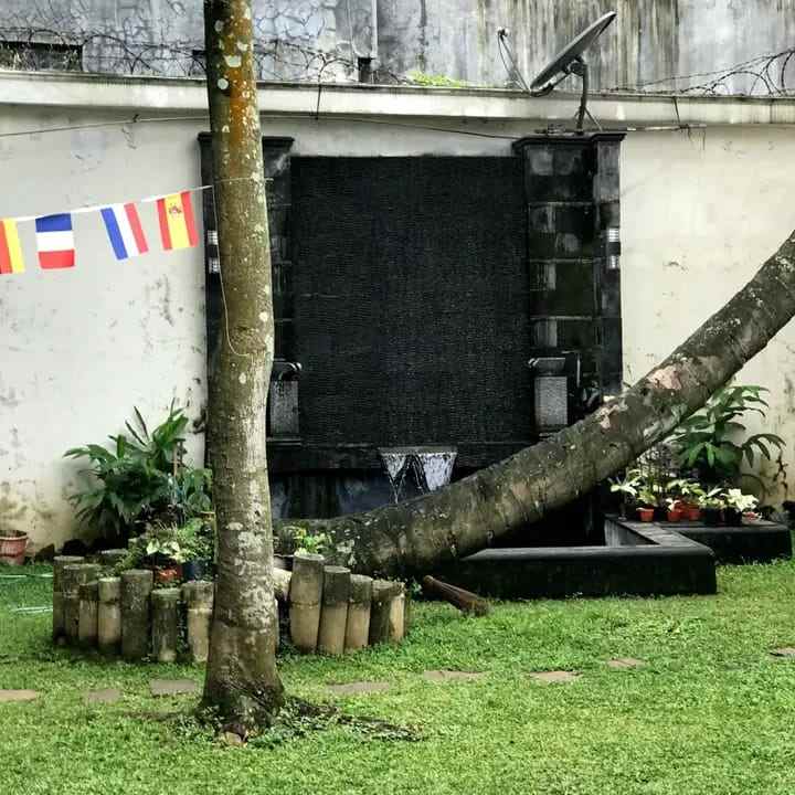 dijual rumah jl cisangkuy