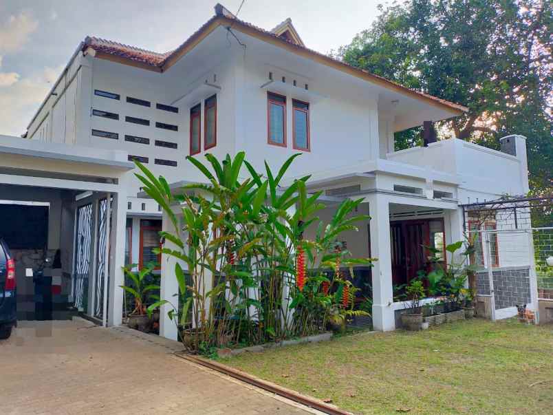 dijual rumah jl ciwaruga
