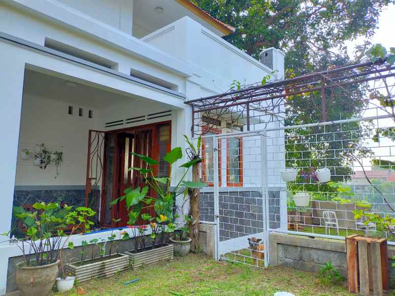 dijual rumah jl ciwaruga