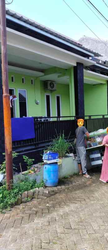 dijual rumah jl dawung