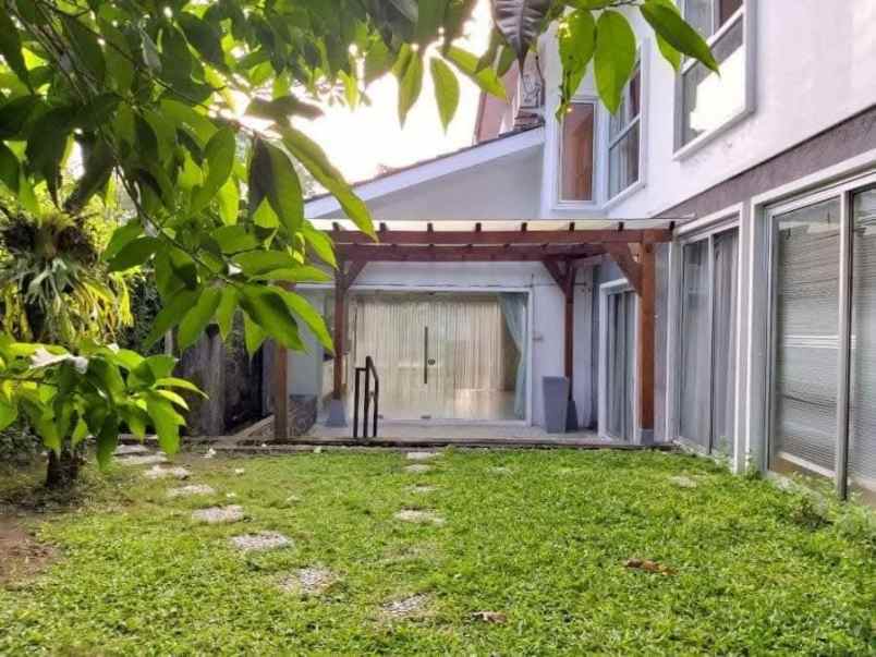 dijual rumah jl griya taman asri sleman