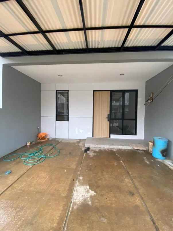 dijual rumah jl jatiwaringin pondokgede