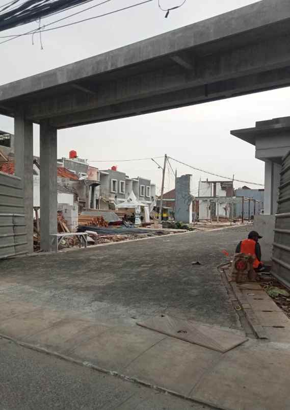 dijual rumah jl jatiwaringin pondokgede