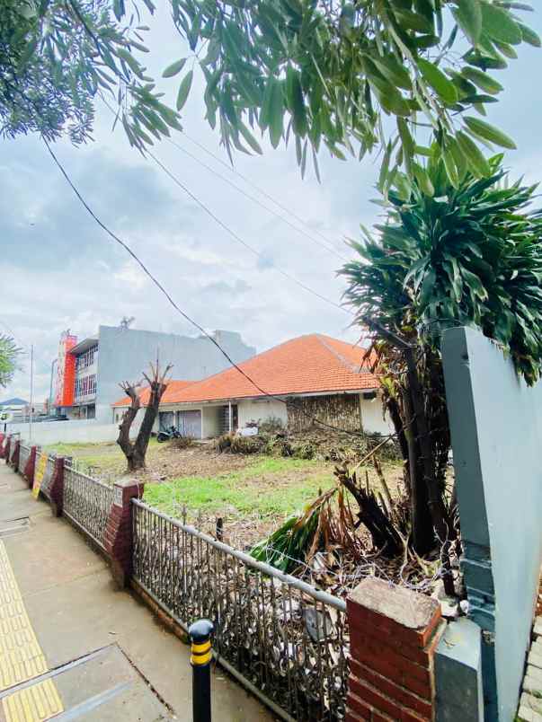 dijual rumah jl jatiwaringin raya
