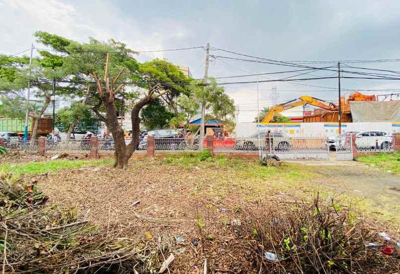 dijual rumah jl jatiwaringin raya