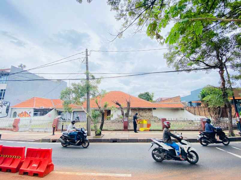 dijual rumah jl jatiwaringin raya