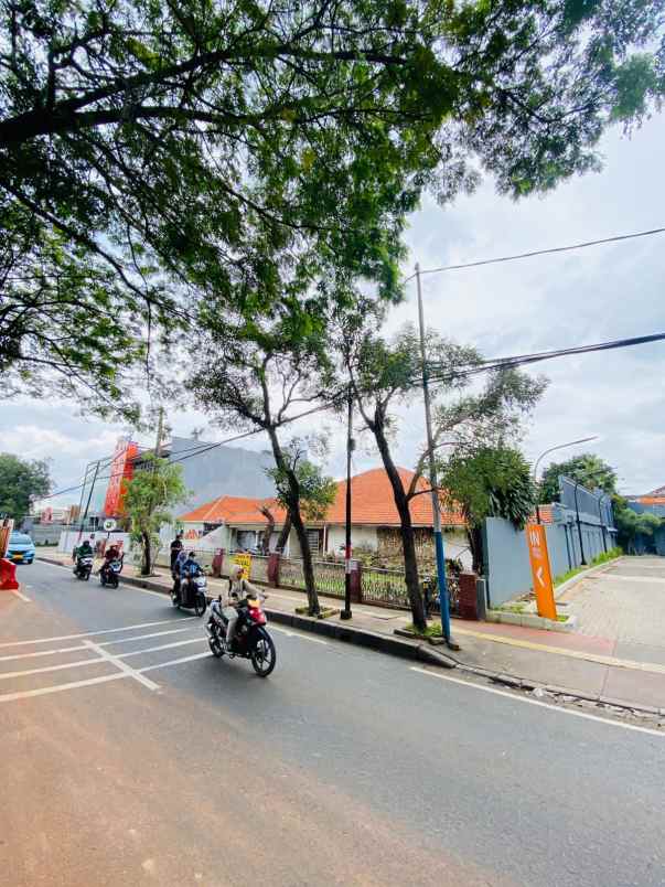 dijual rumah jl jatiwaringin raya