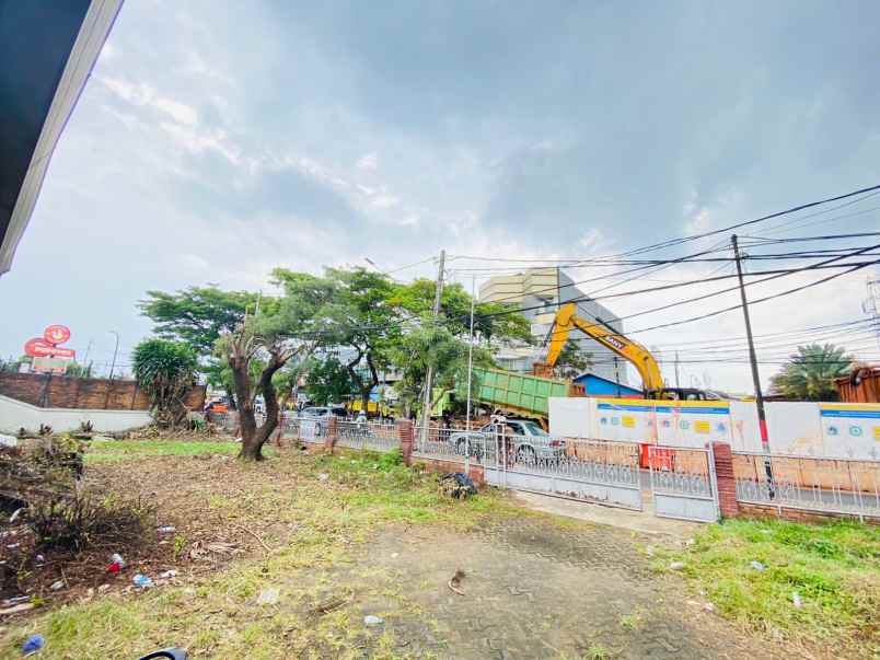 dijual rumah jl jatiwaringin raya