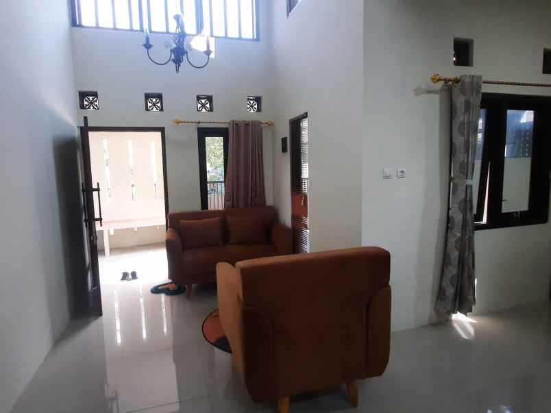 dijual rumah jl kaliurang km 10