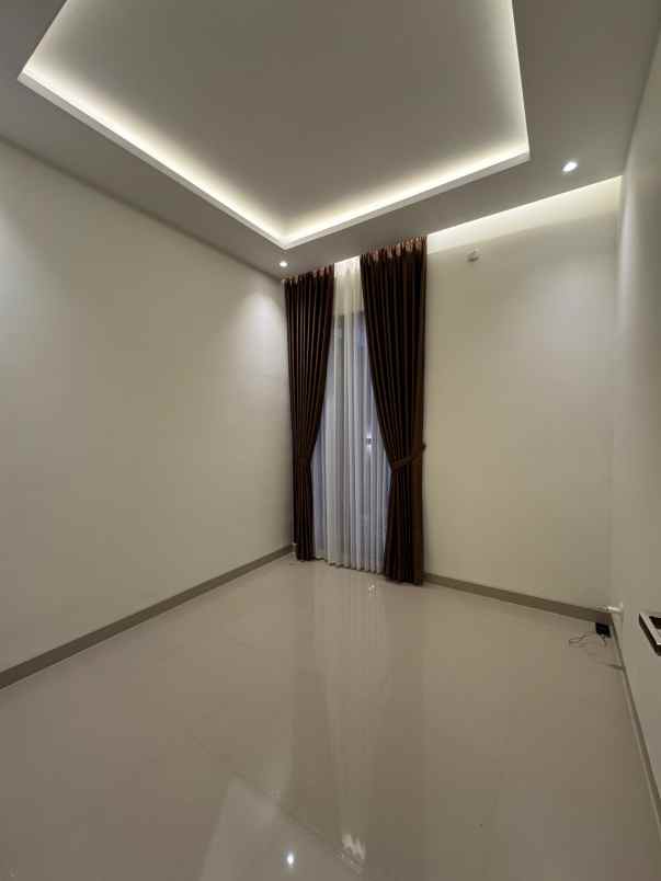 dijual rumah jl kaliurang km 10