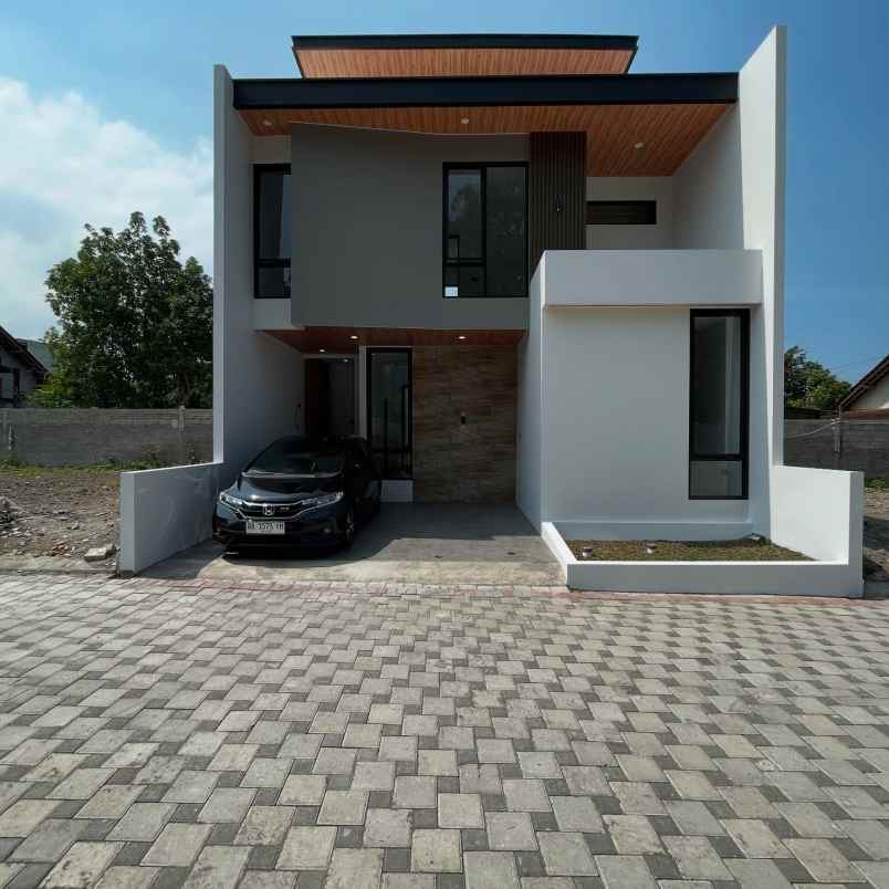 dijual rumah jl kaliurang km 12 5